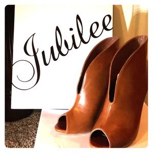 Jubilee Heels (Brown)